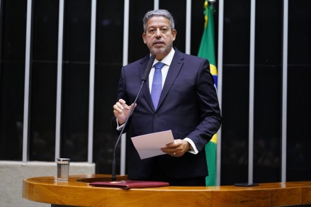 Votação histórica, Lira é reeleito presidente da Câmara dos deputados; 90%  dos 513 parlamentares votaram no alagoano